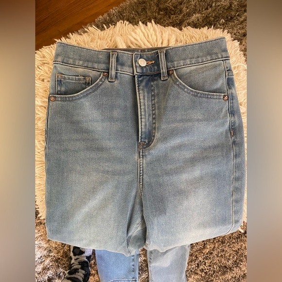 Express Slim Super High Rise Lightwash Jeans - Picture 5 of 6